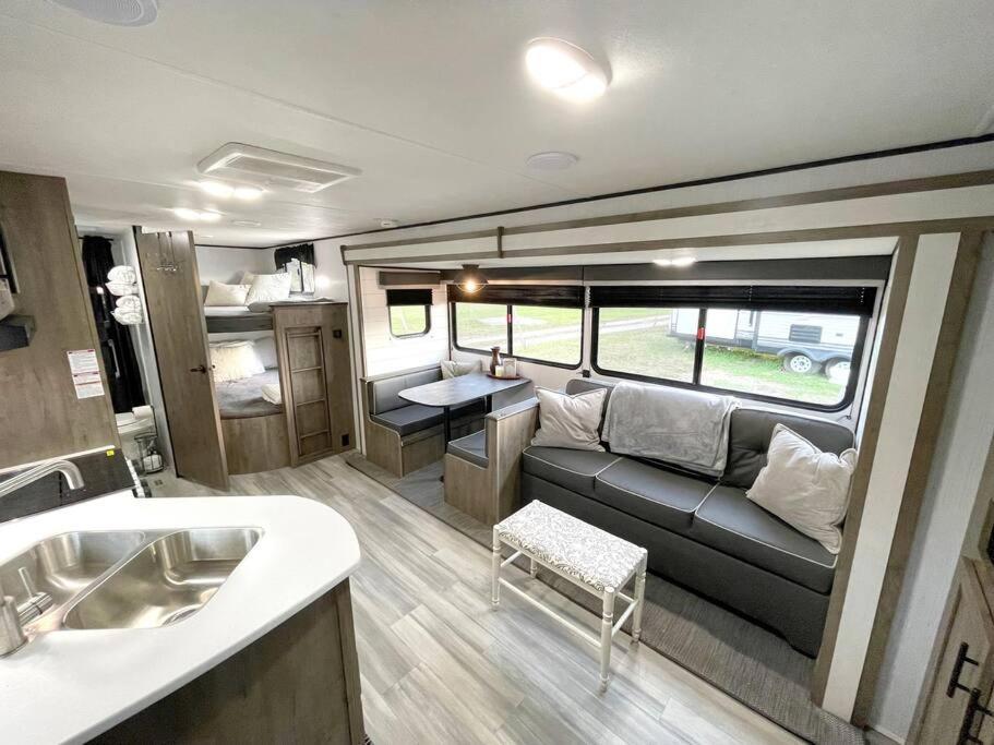 Rv Located On Private Property, Providing Access To The Guadalupe River, Accommodates Up To 5 Guests New Braunfels Esterno foto
