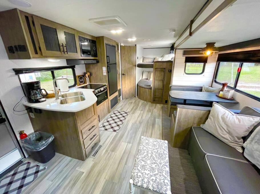 Rv Located On Private Property, Providing Access To The Guadalupe River, Accommodates Up To 5 Guests New Braunfels Esterno foto