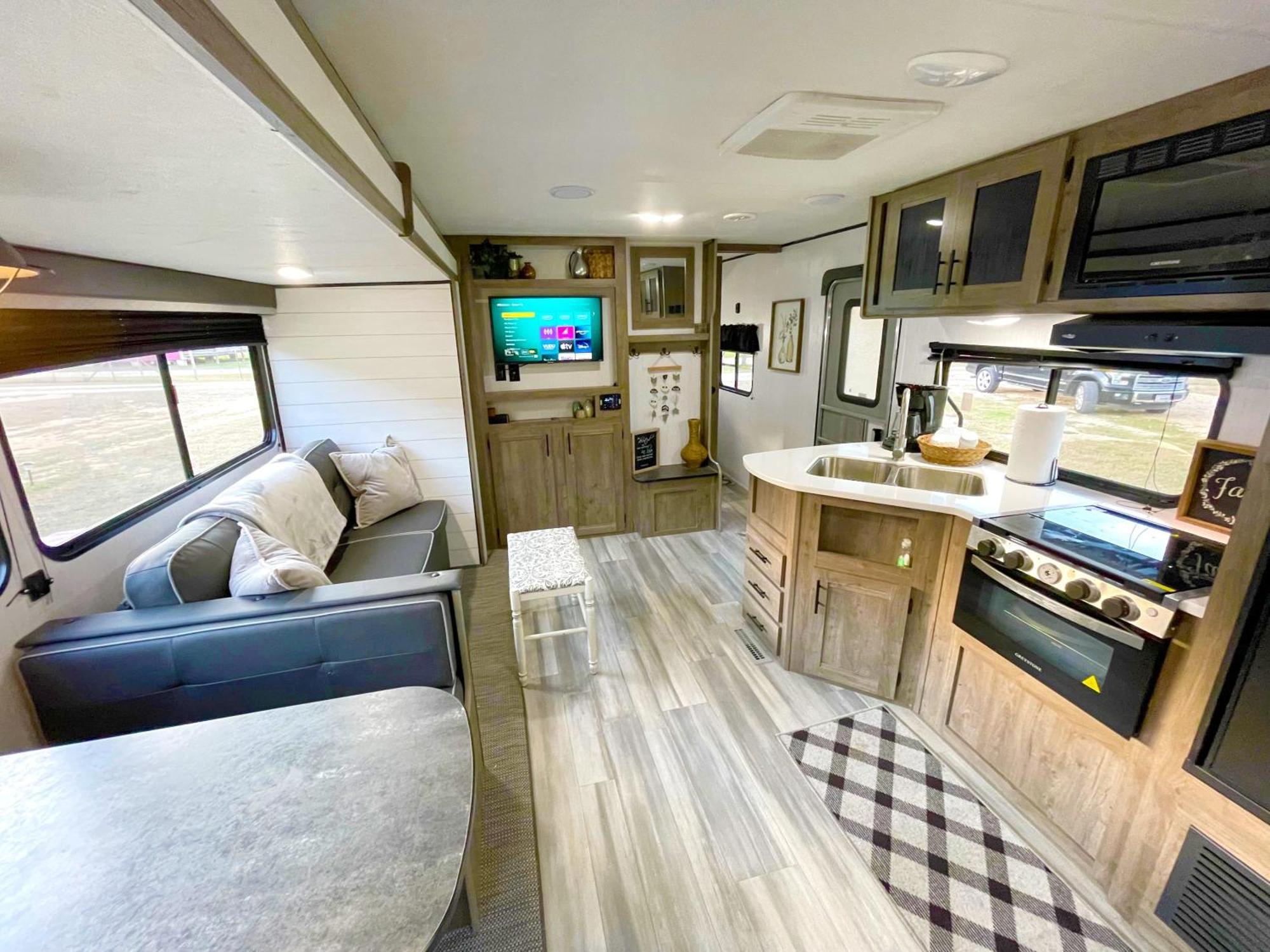 Rv Located On Private Property, Providing Access To The Guadalupe River, Accommodates Up To 5 Guests New Braunfels Esterno foto